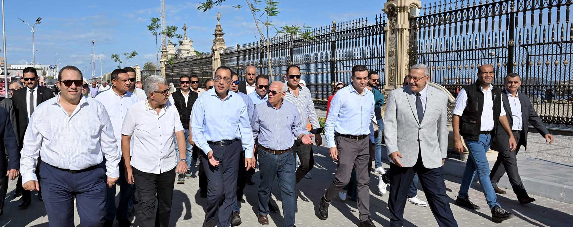 رئيس الوزراء يتفقد أعمال تطوير الممشى السياحى بمحافظة بورسعيد